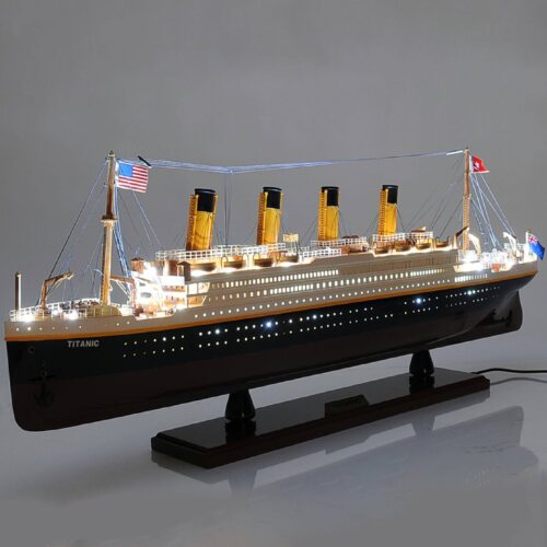 Modello di nave da crociera in legno fatto a mano della Titanic