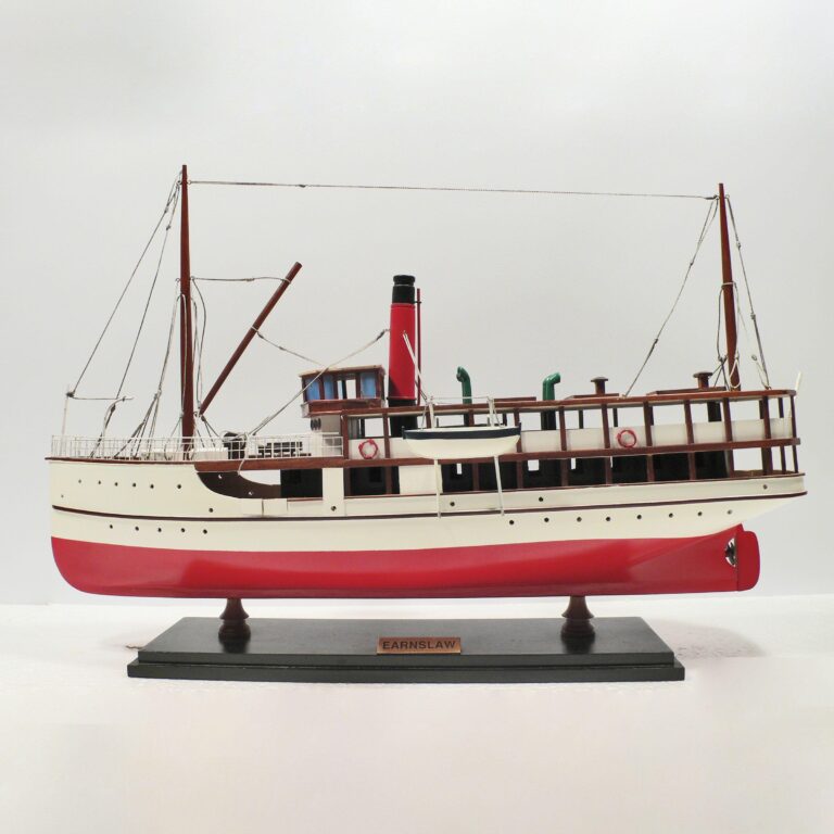 Modello di nave da crociera in legno fatto a mano della Earnslaw