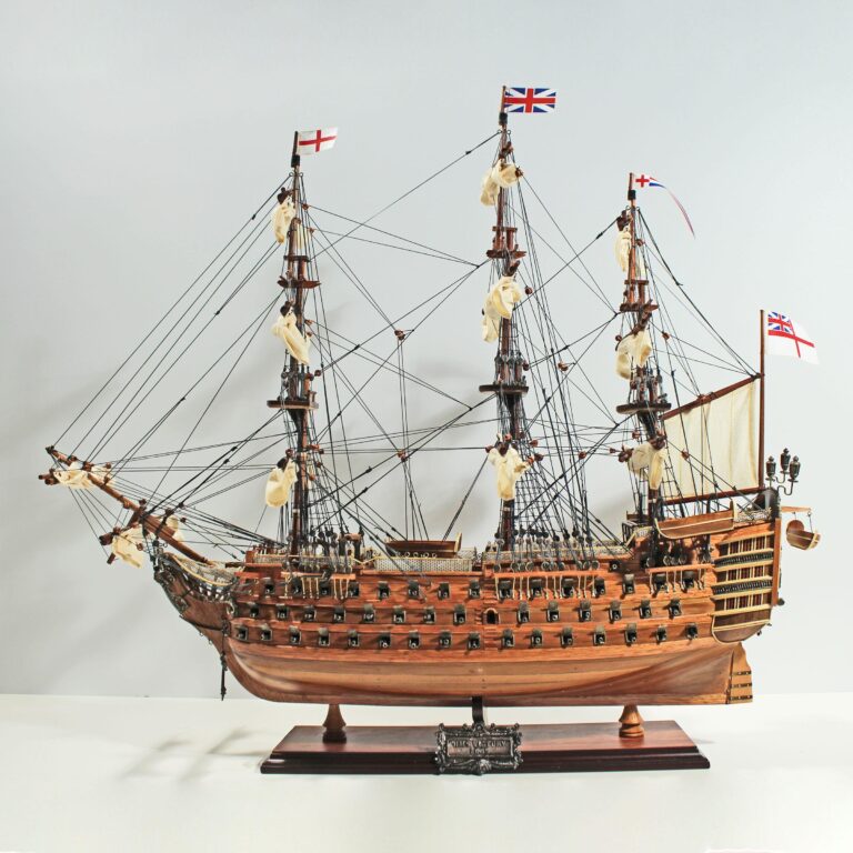 Modello di veliero storico fatto a mano del HMS Victory